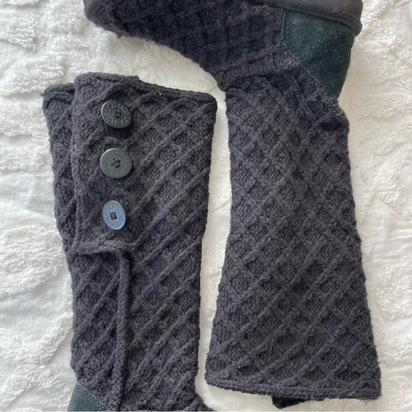 UGG Lattice Cardy Black Boots - Picture 5 of 10